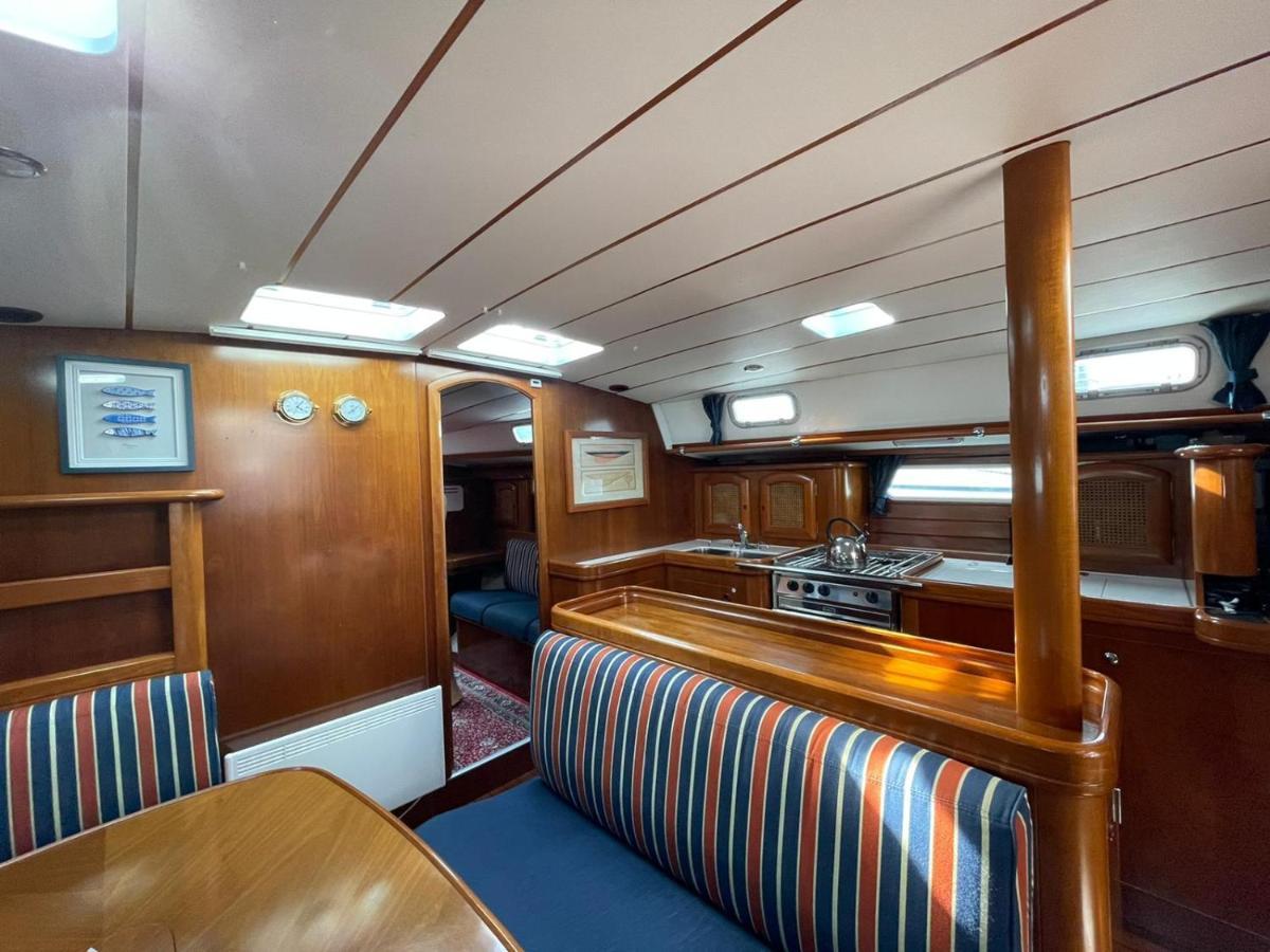 Beautiful And Comfortable Sailboat With Secure Parking Available Hotel Barcelona Exterior photo