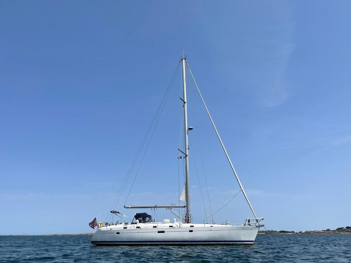 Beautiful And Comfortable Sailboat With Secure Parking Available Hotel Barcelona Exterior photo